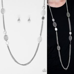 Paparazzi ‘A Force of Nature’ Necklace